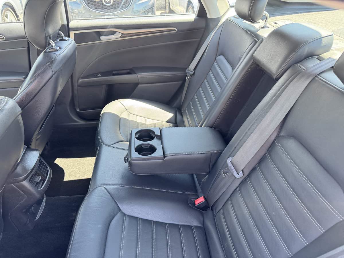 Used 2014 Ford Fusion Energi SE FWD image 30