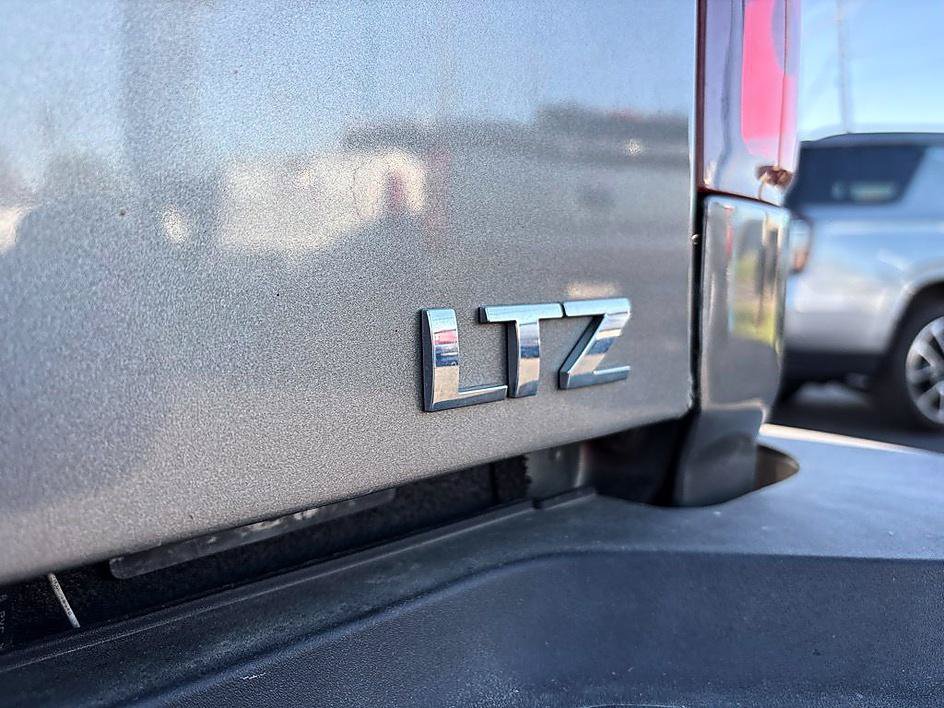 Used 2007 Chevrolet Silverado 2500 LTZ w/ Suspension Package, Off-Road AWD/4WD image 14
