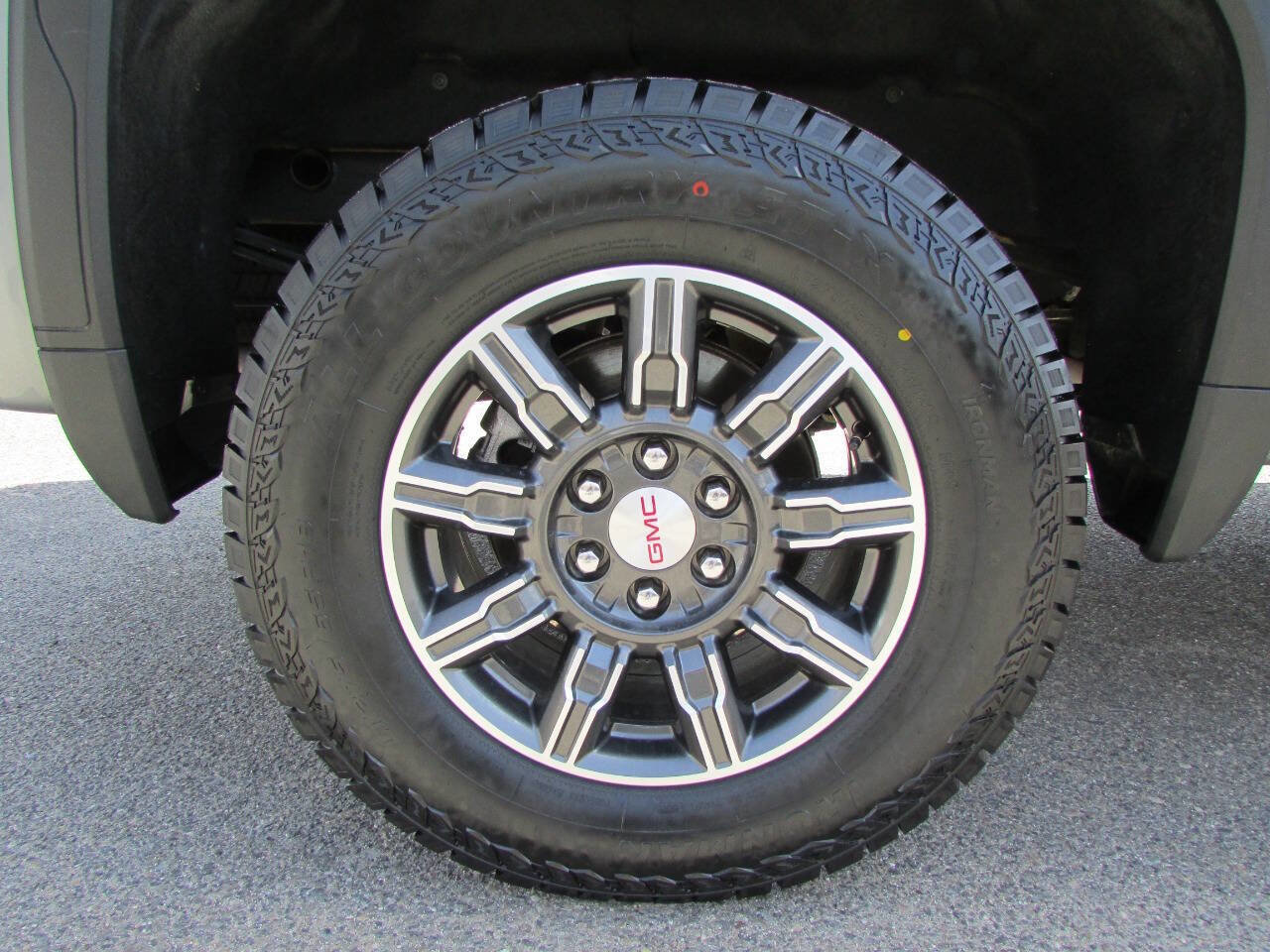 Used 2025 GMC Sierra 1500 AT4 AWD/4WD image 14