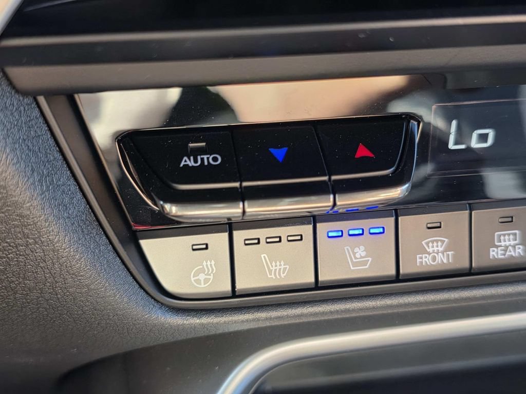 Certified 2025 MAZDA CX-70 Plug-In Hybrid w/ Premium Plus AWD/4WD image 20