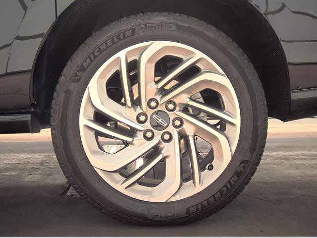 Used 2025 Lincoln Navigator L Reserve AWD/4WD image 8