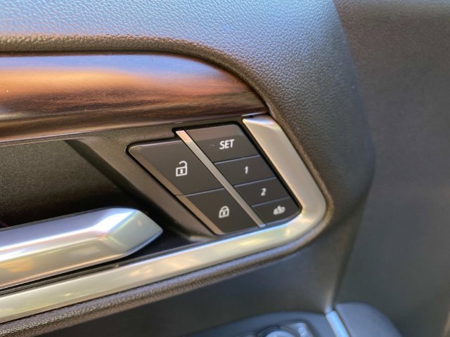 Used 2025 GMC Sierra 1500 SLT AWD/4WD image 14