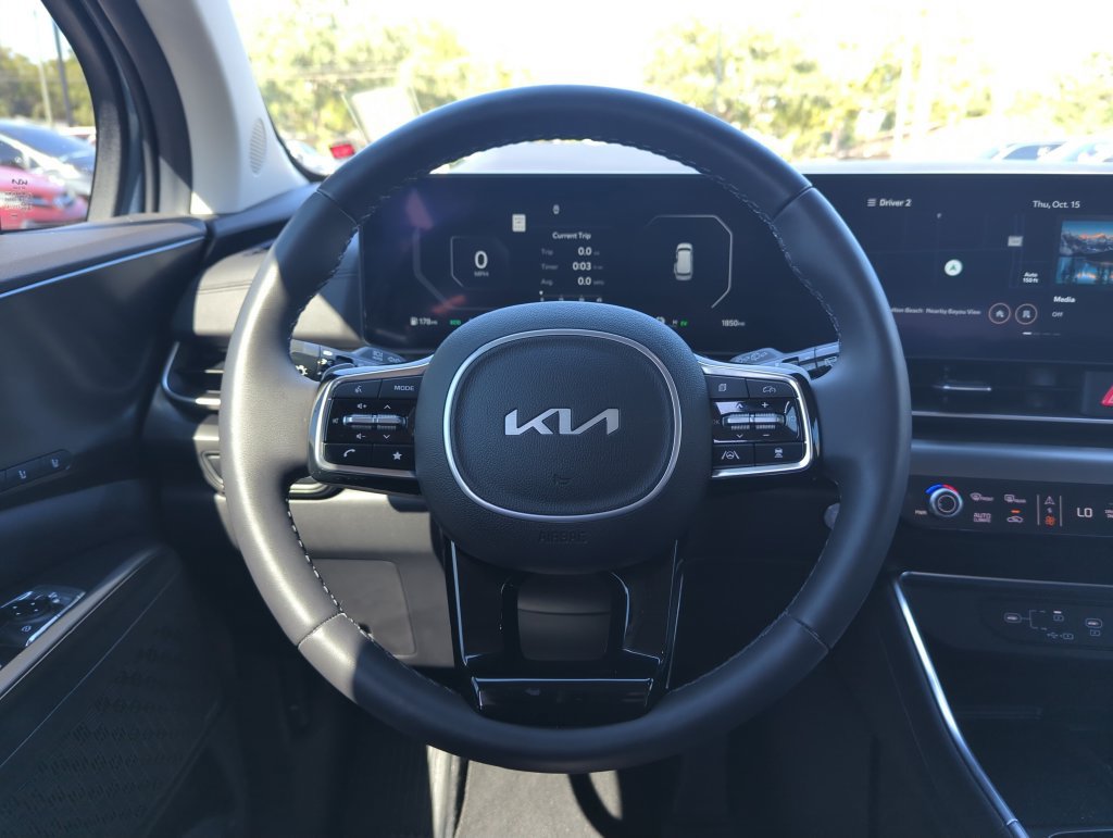Used 2025 Kia Carnival SX Prestige FWD image 17