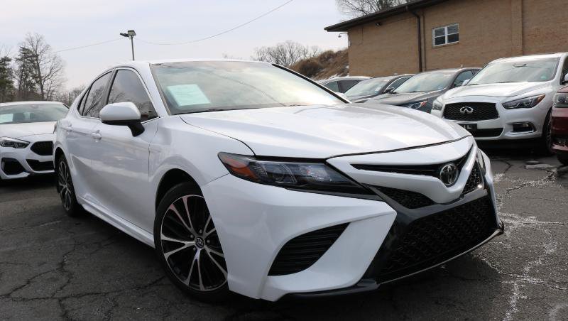 Used 2018 Toyota Camry SE w/ Protection Package (Q2) image 3