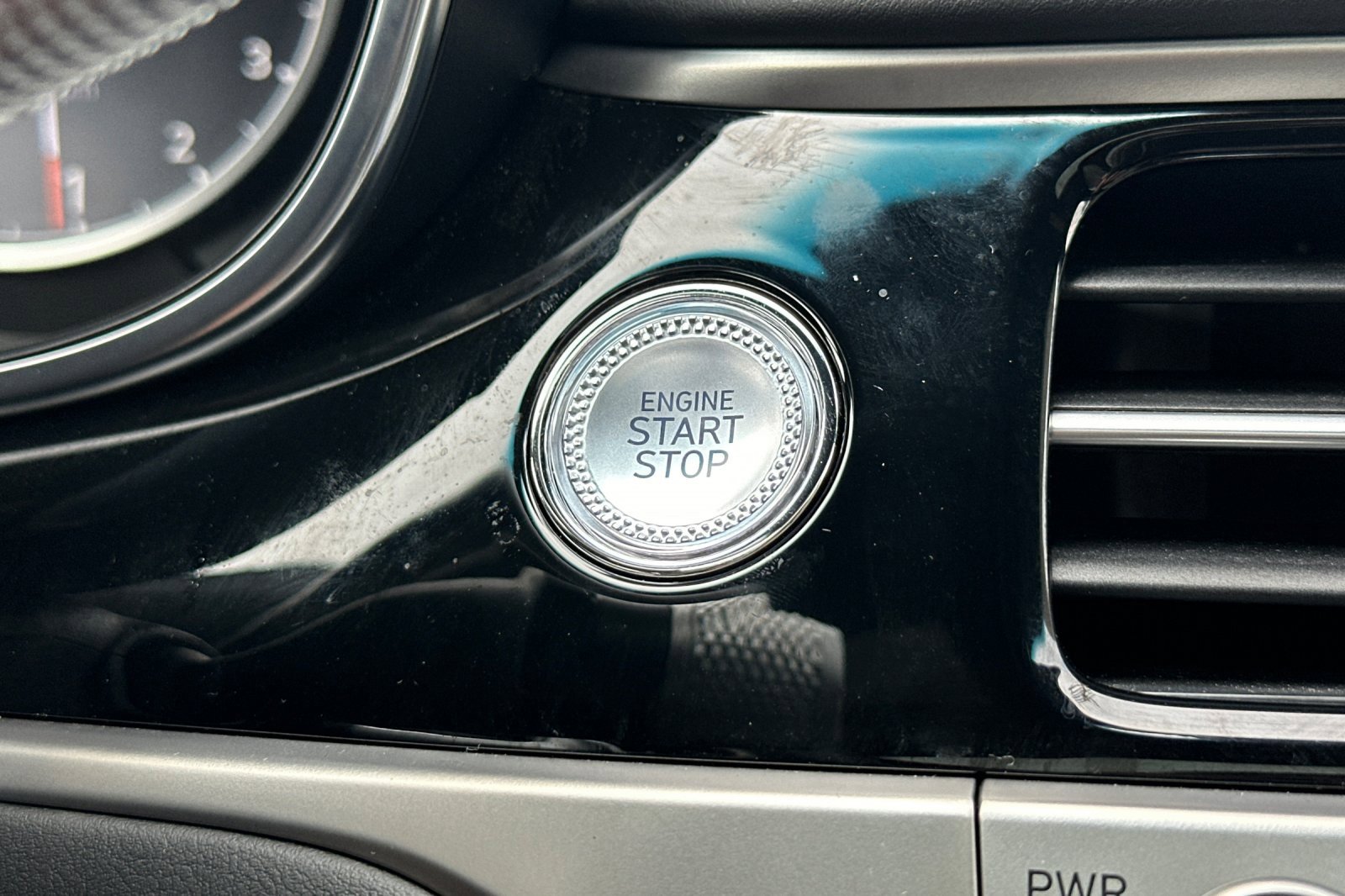 Used 2025 Genesis G70 2.5T w/ Sport Prestige Package image 23