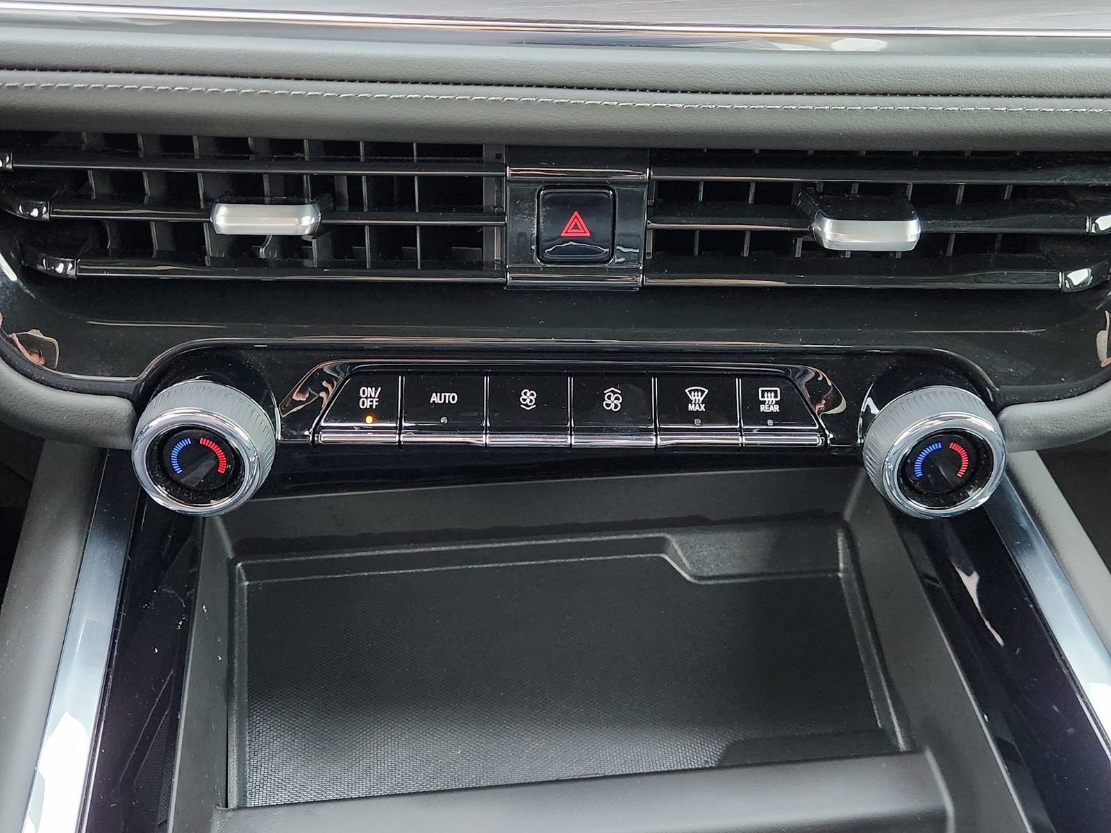 Used 2025 Chevrolet Tahoe LS RWD image 21