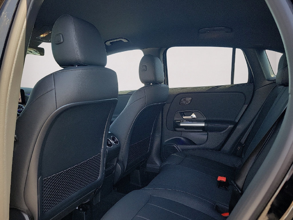 Used 2025 Mercedes-Benz GLA 250 image 14