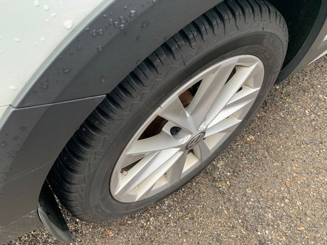 Used 2019 Volkswagen Golf Alltrack S image 5