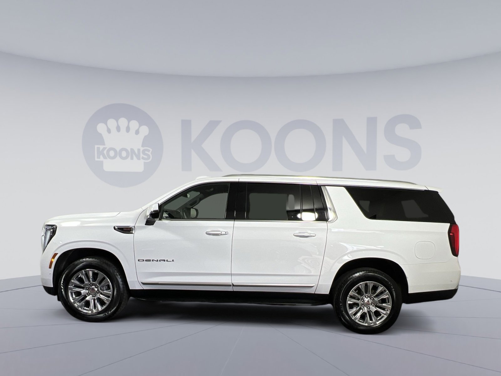 Used 2025 GMC Yukon XL Denali image 2