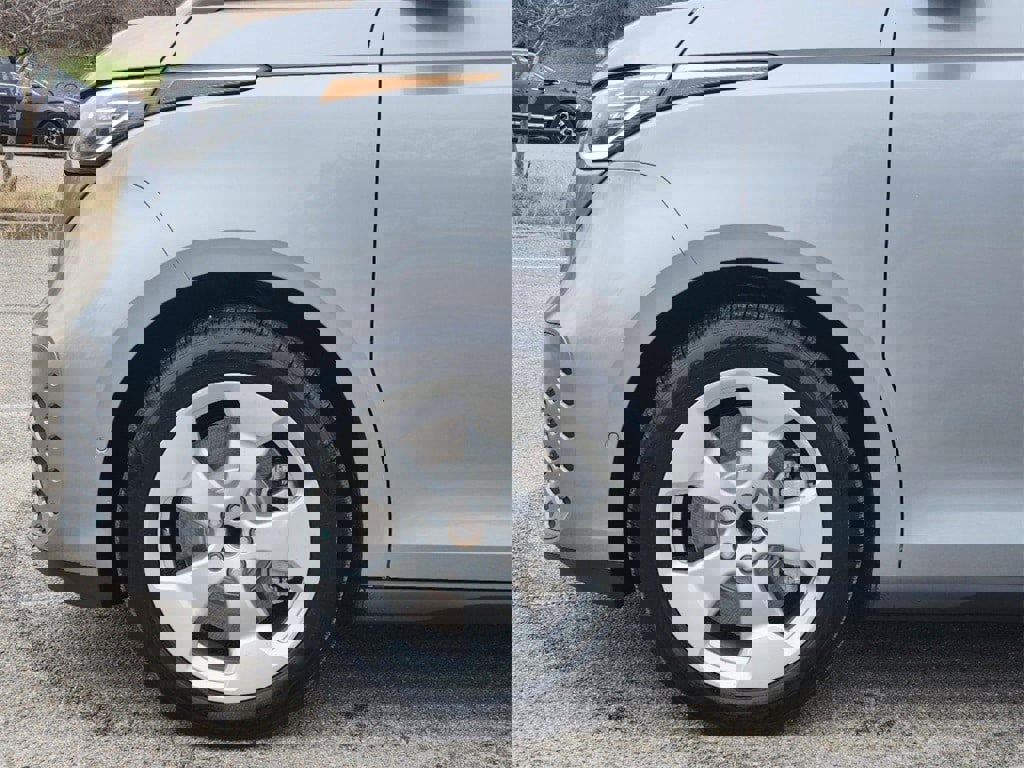 New 2025 Volkswagen ID. Buzz Pro S image 9