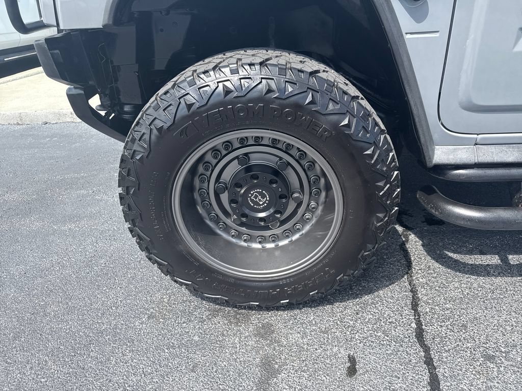 Used 2003 HUMMER H2 w/ Preferred Equipment Group AWD/4WD image 30