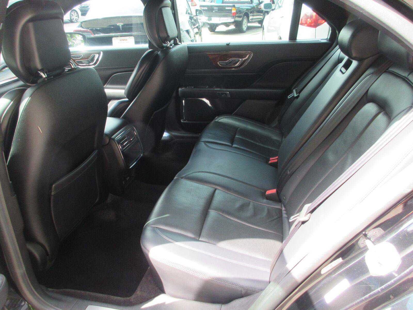 Used 2018 Lincoln Continental AWD w/ Equipment Group 500A image 13