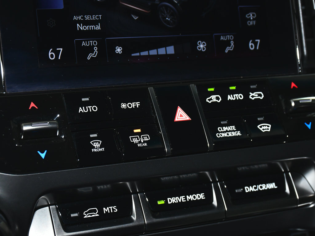 Used 2023 Lexus LX 600 F Sport w/ Accessory Package (Z1) AWD/4WD image 34