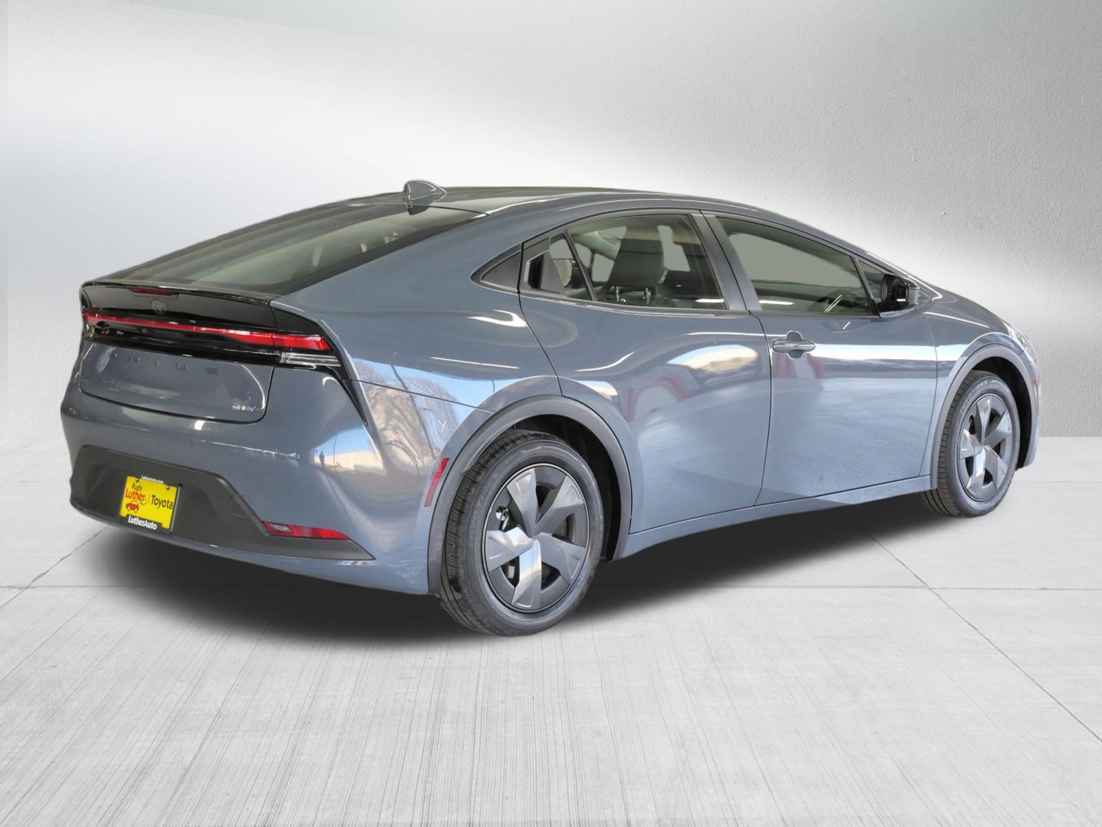 Used 2025 Toyota Prius LE image 8