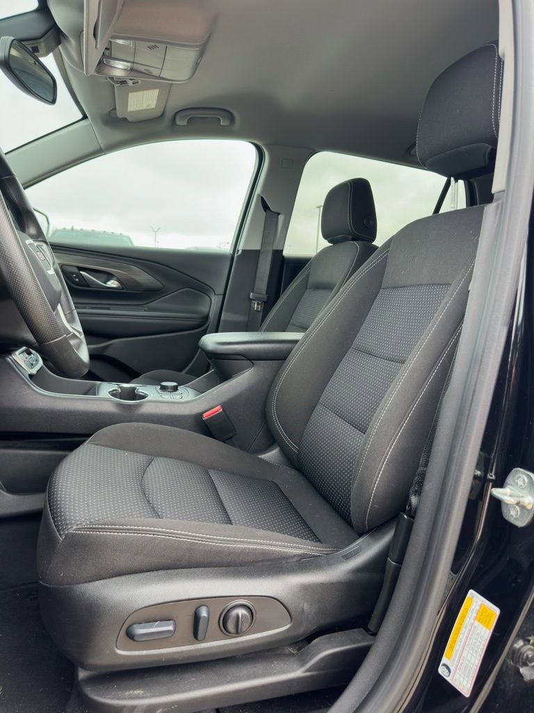 Used 2022 GMC Terrain SLE w/ Driver Convenience Package image 11