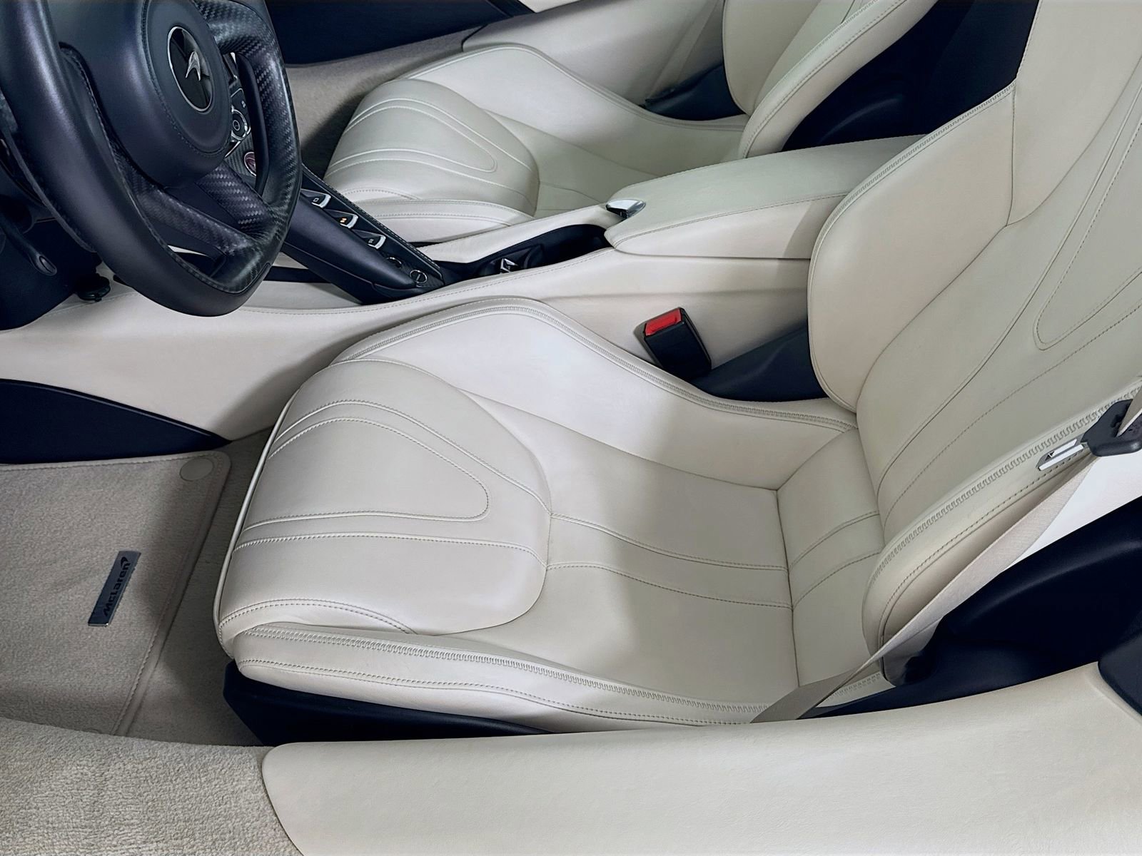 Used 2020 McLaren 720S Spider image 18