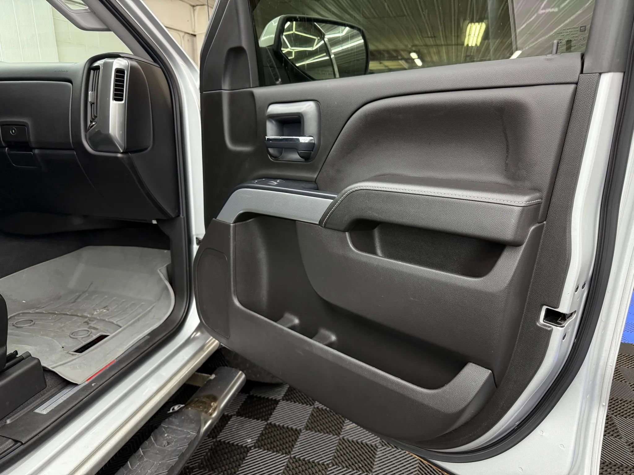 Used 2018 Chevrolet Silverado 1500 LT w/ All Star Edition image 5