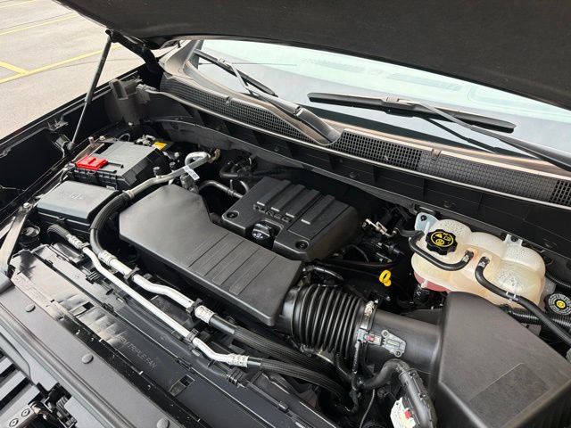 Used 2024 Chevrolet Silverado 1500 LT AWD/4WD image 16