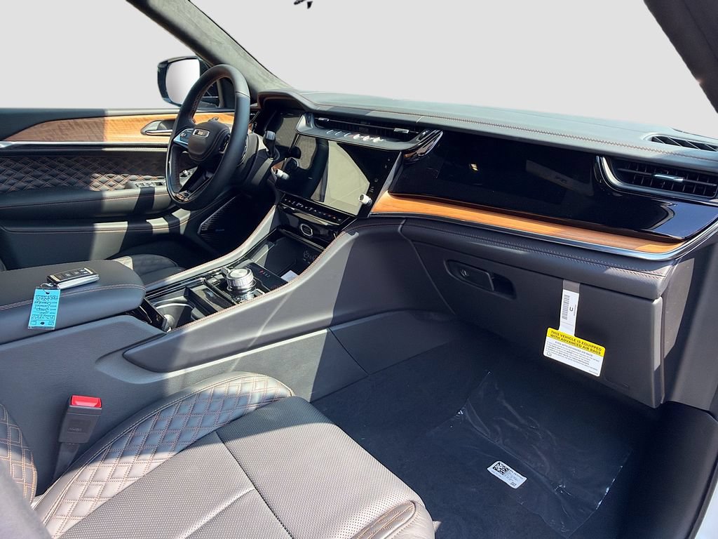 New 2026 Jeep Grand Cherokee Summit AWD/4WD image 16
