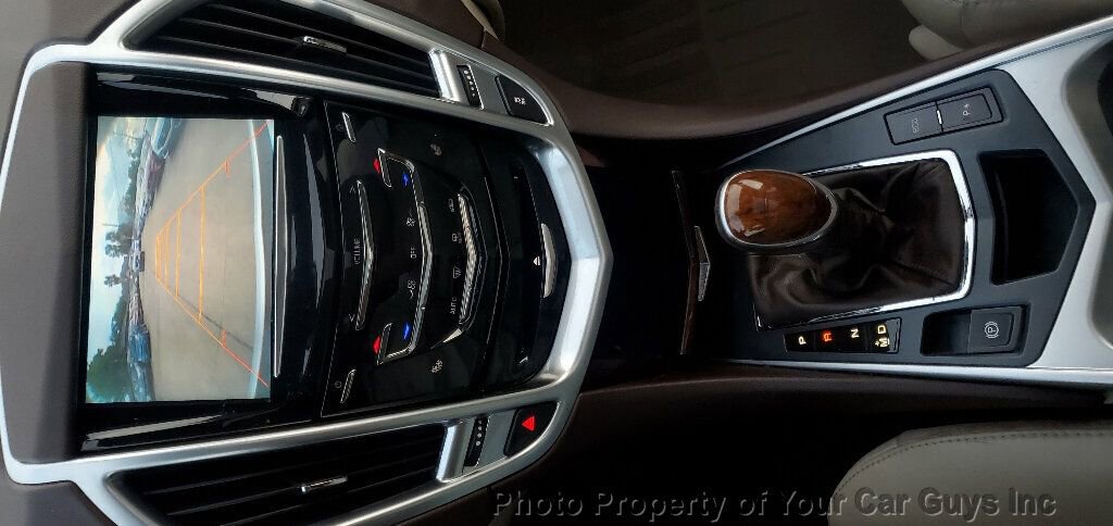 Used 2015 Cadillac SRX Luxury image 25