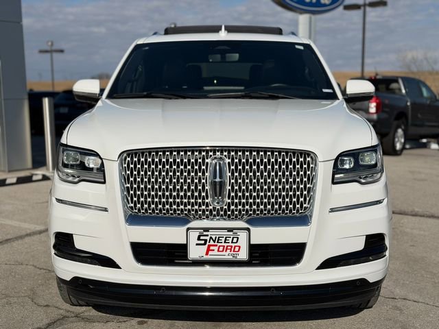 Used 2024 Lincoln Navigator Reserve AWD/4WD image 2