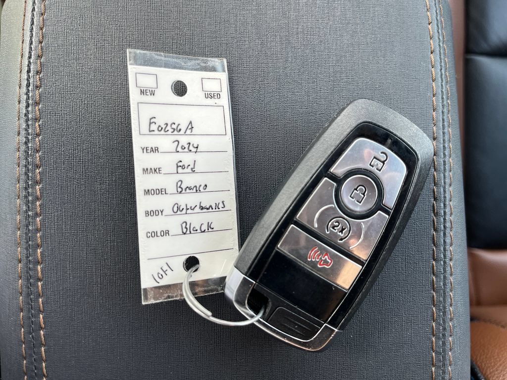 Used 2024 Ford Bronco Outer Banks AWD/4WD image 26