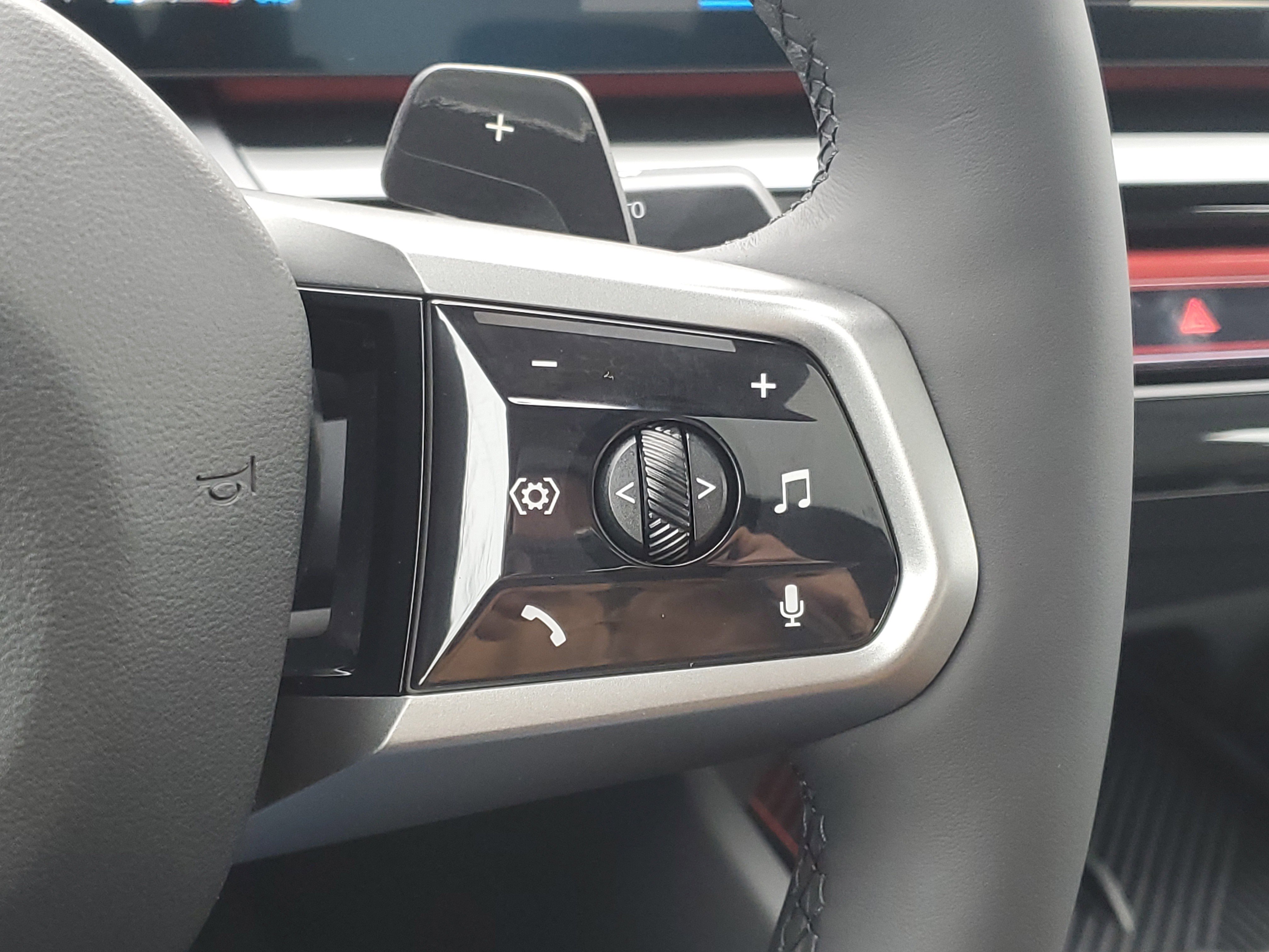 New 2026 BMW 540i xDrive w/ M Sport Package image 13