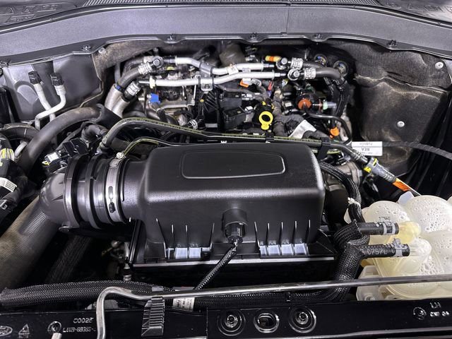 Used 2022 Ford Explorer XLT image 31