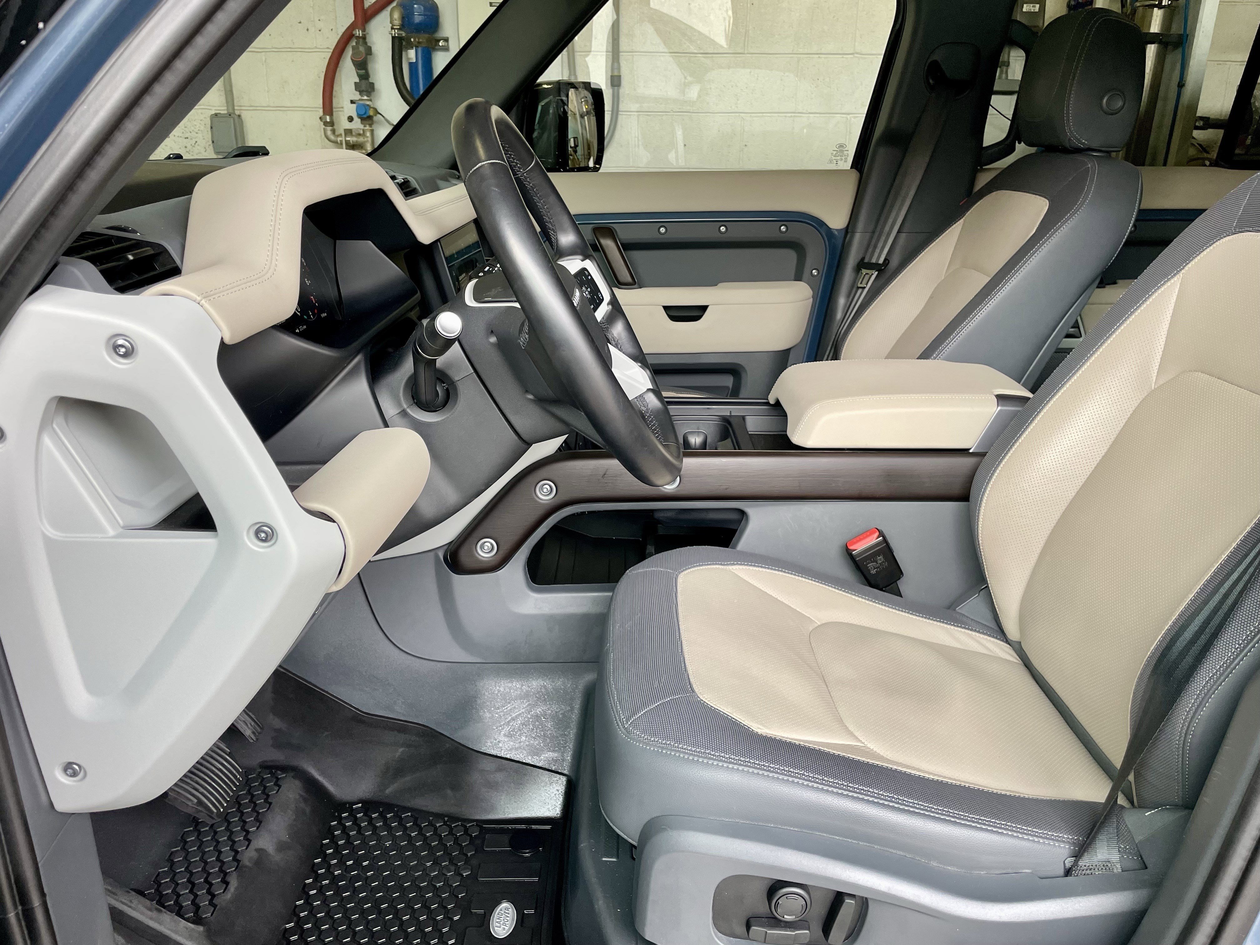 Certified 2024 Land Rover Defender 110 X-Dynamic SE image 14