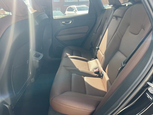 Certified 2025 Volvo XC60 B5 Plus image 24