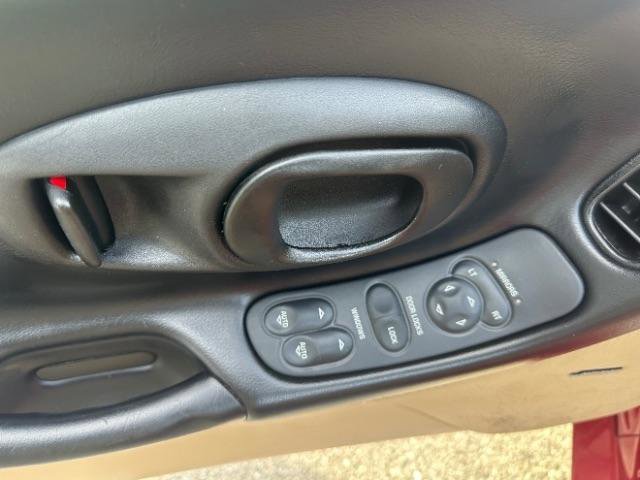 Used 1998 Chevrolet Corvette Convertible w/ Performance Handling Pkg image 19