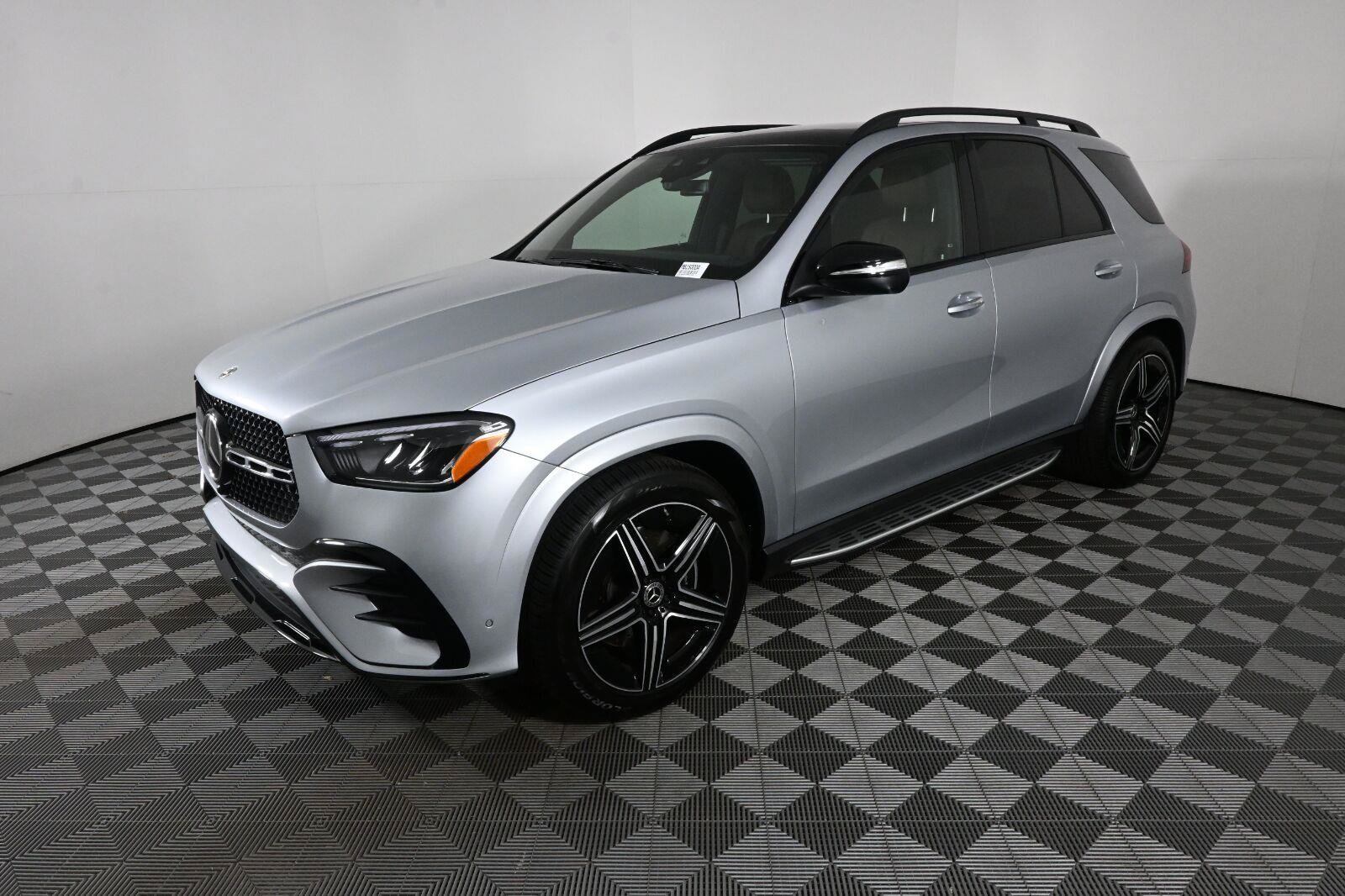 Used 2026 Mercedes-Benz GLE 350 4MATIC image 1