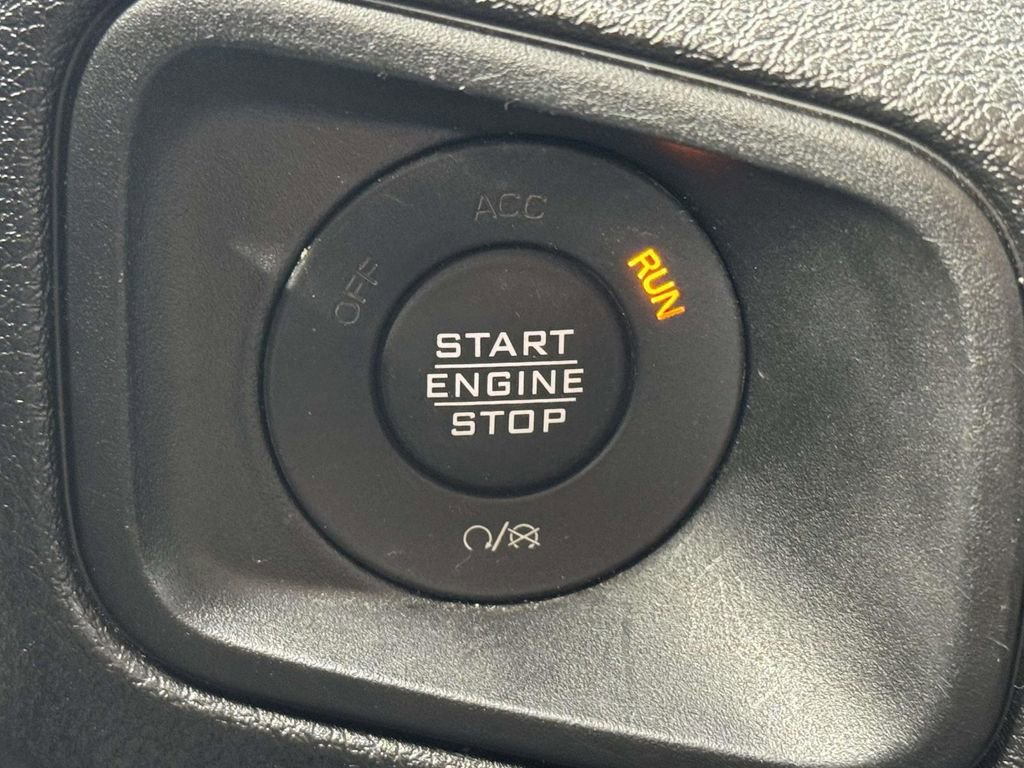 Used 2024 Jeep Wrangler Unlimited Sport AWD/4WD image 30