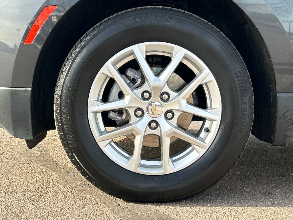 Used 2023 Chevrolet Equinox LT image 28