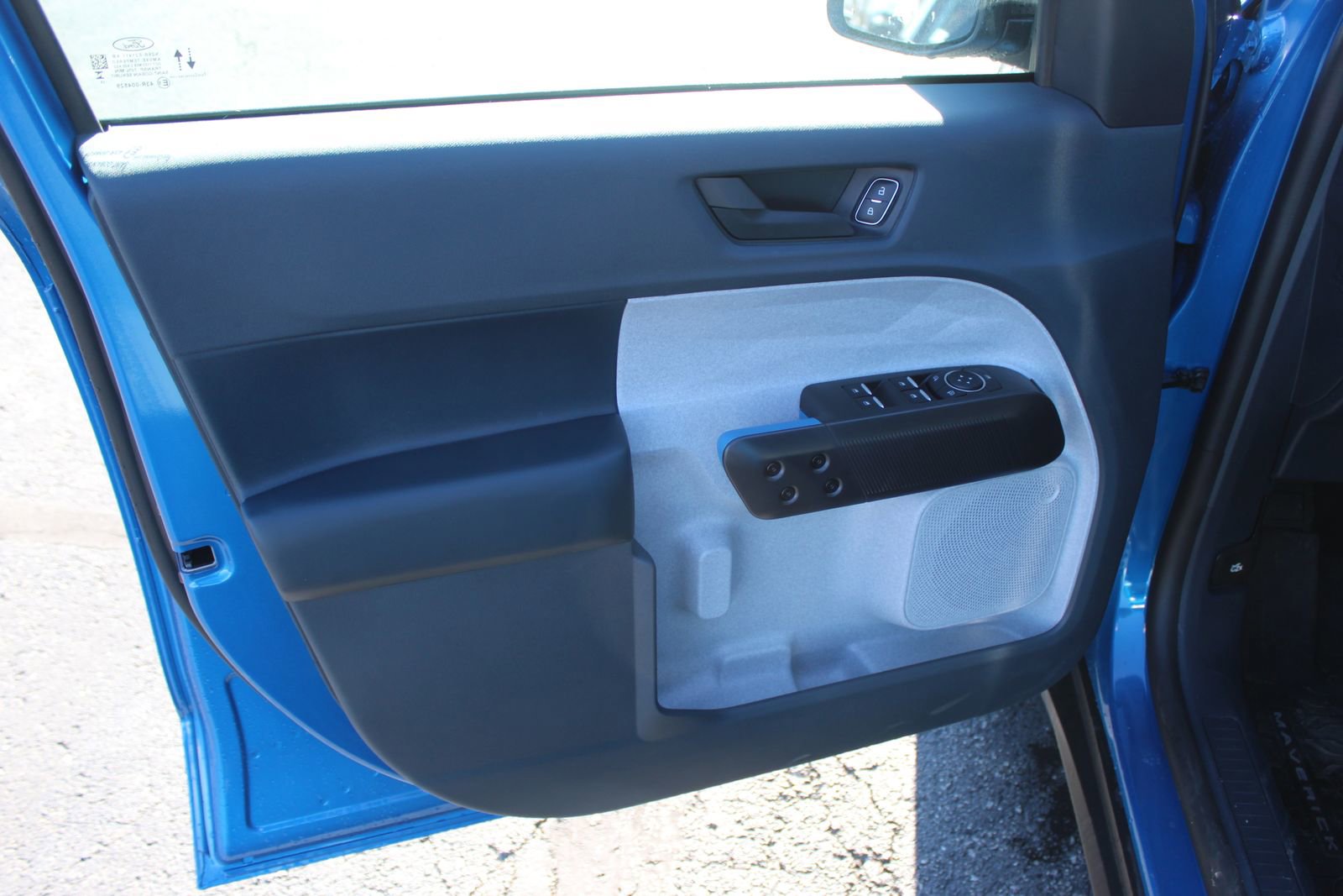 New 2025 Ford Maverick XLT w/ XLT Luxury Package image 22