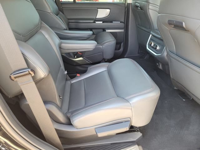 Used 2025 Ford Expedition Active RWD image 14