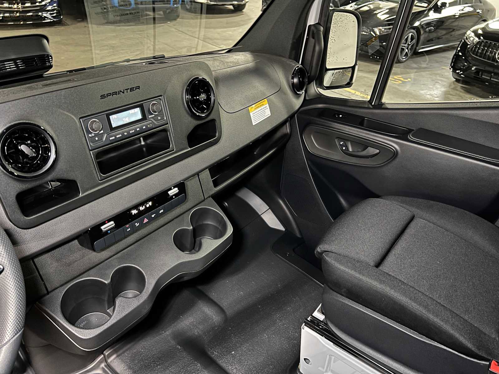 Used 2025 Mercedes-Benz Sprinter 2500 image 32