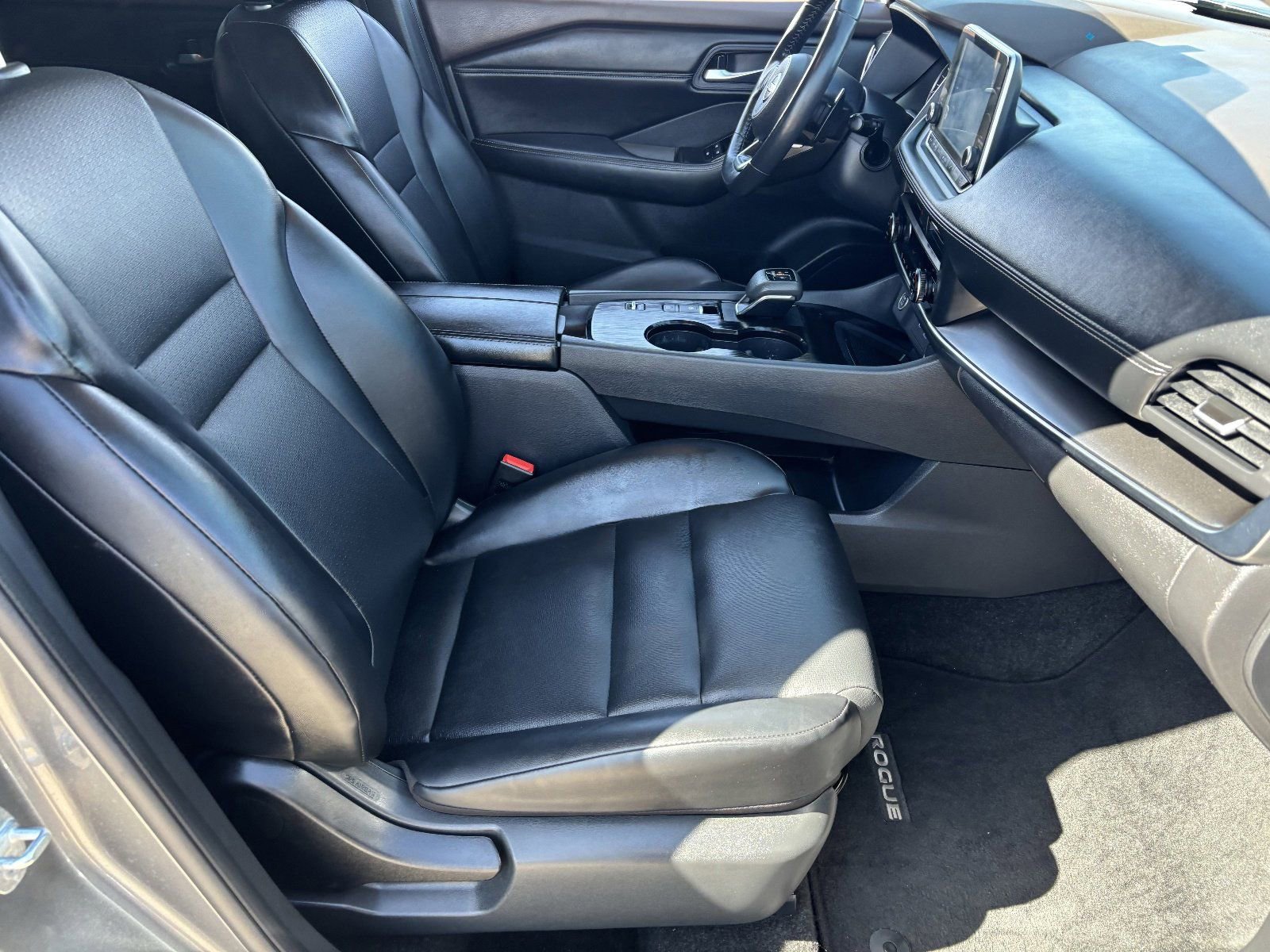 Certified 2023 Nissan Rogue SV w/ SV Premium B Package FWD image 11