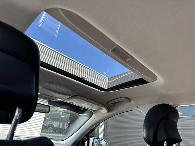 Used 2015 Lincoln MKZ w/ Equipment Group 102A Reserve FWD image 17