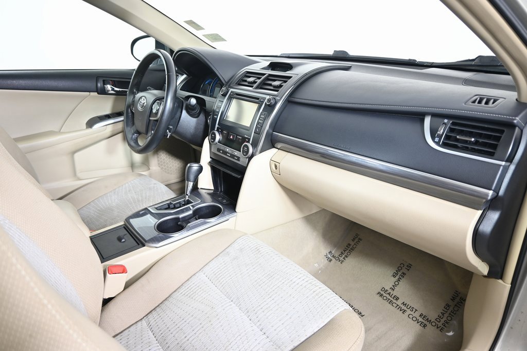 Used 2014 Toyota Camry LE image 14