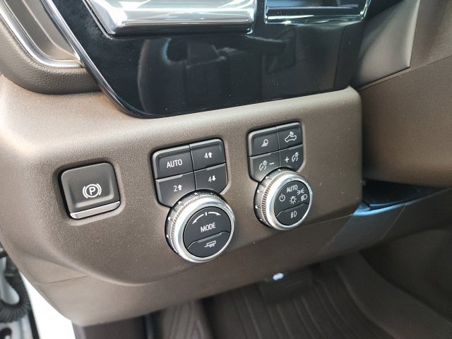 Used 2024 GMC Sierra 1500 SLT w/ SLT Premium Plus Package AWD/4WD image 30