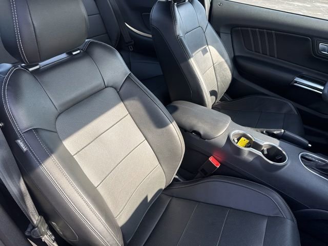 Used 2022 Ford Mustang GT Premium w/ Black Accent Package RWD image 16