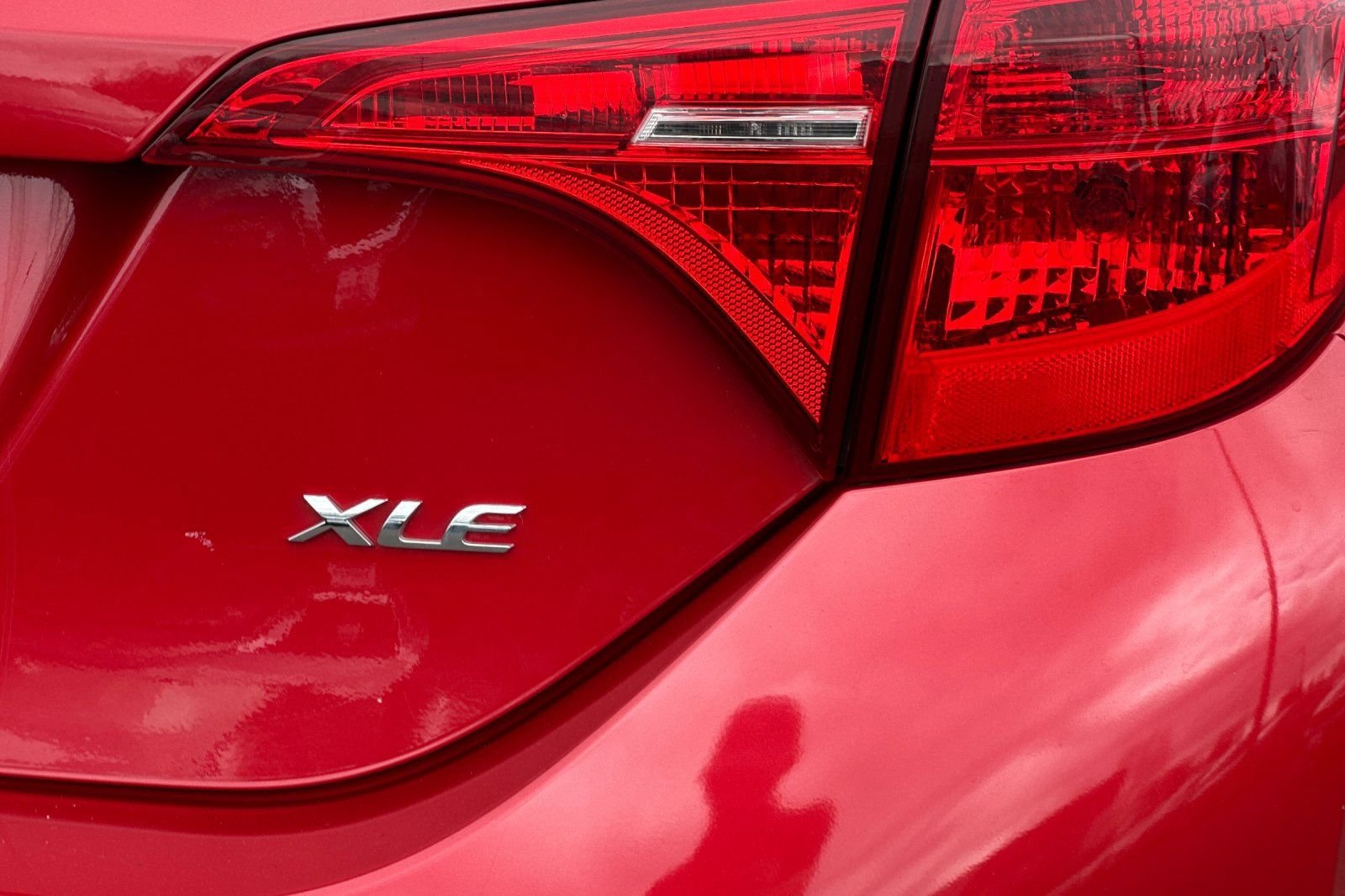 Used 2018 Toyota Corolla XLE FWD image 31