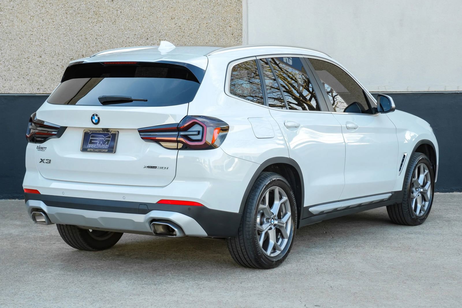Used 2023 BMW X3 xDrive30i w/ Premium Package w/ZPA AWD/4WD image 5
