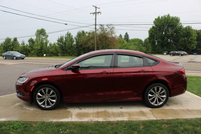 Used 2015 Chrysler 200 S FWD image 24