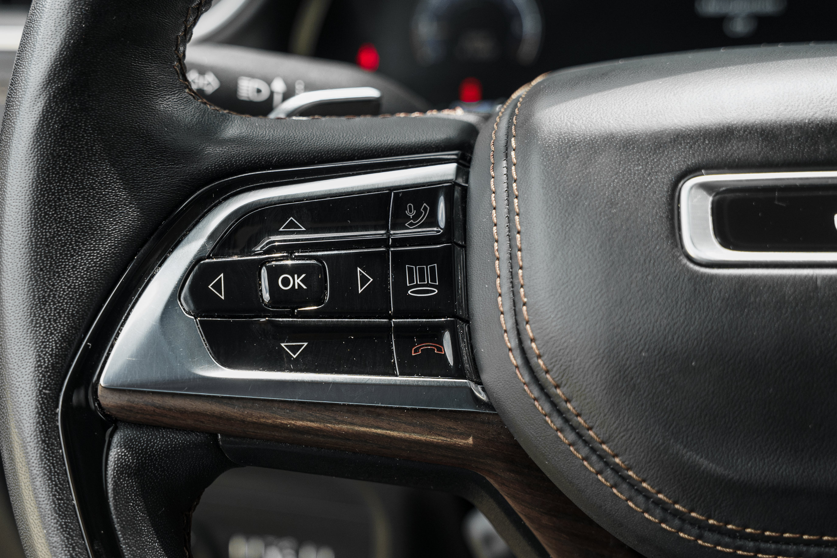 Used 2022 Jeep Grand Cherokee Summit AWD/4WD image 18