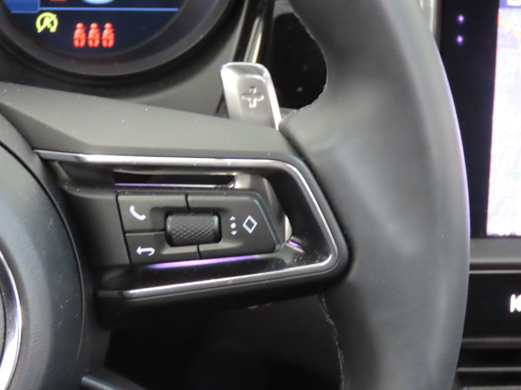 Certified 2026 Porsche Macan AWD/4WD image 21