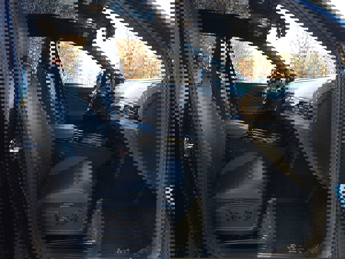 Used 2023 Volkswagen ID.4 Pro S image 21