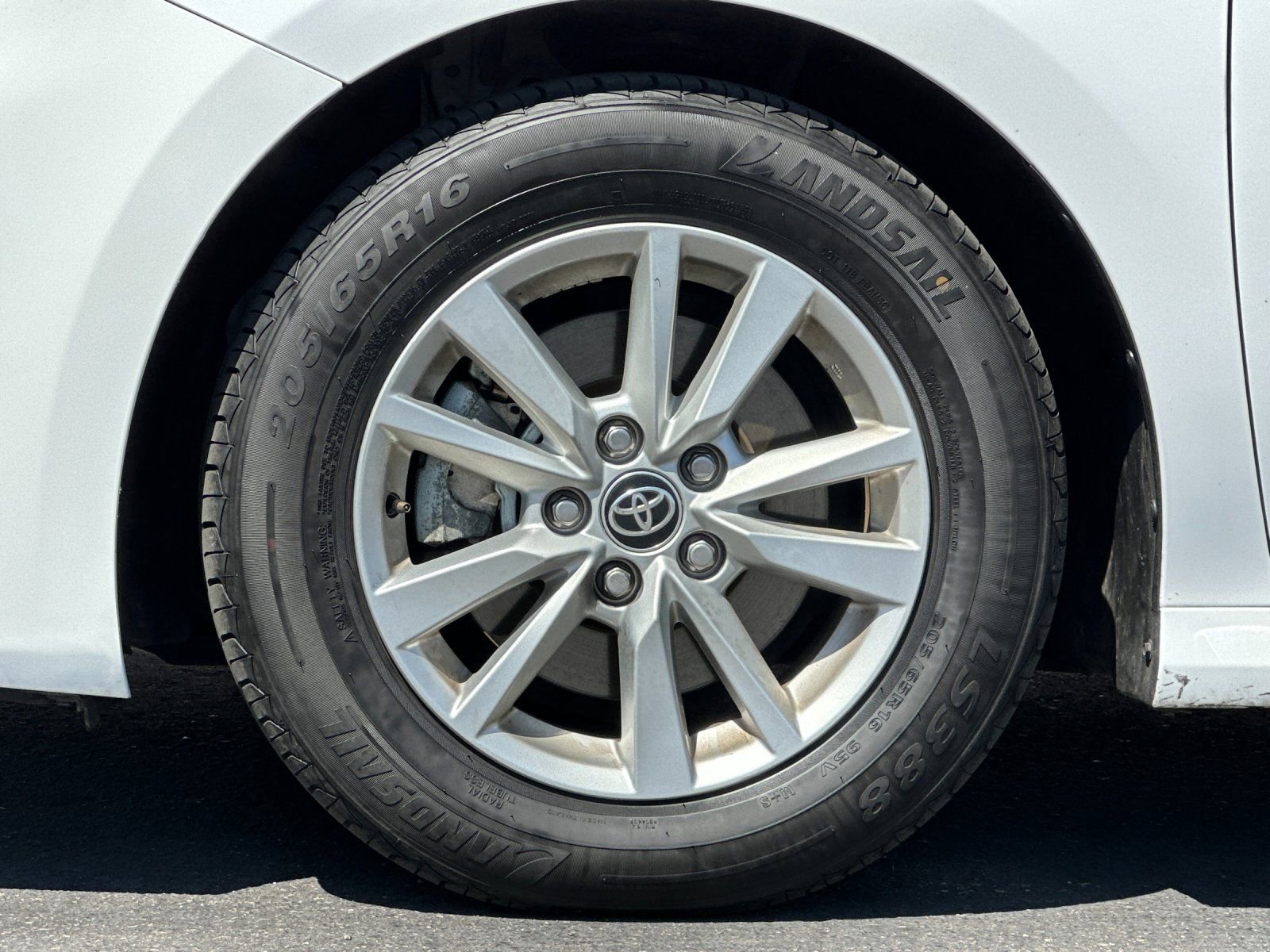 Used 2025 Toyota Camry LE FWD image 22