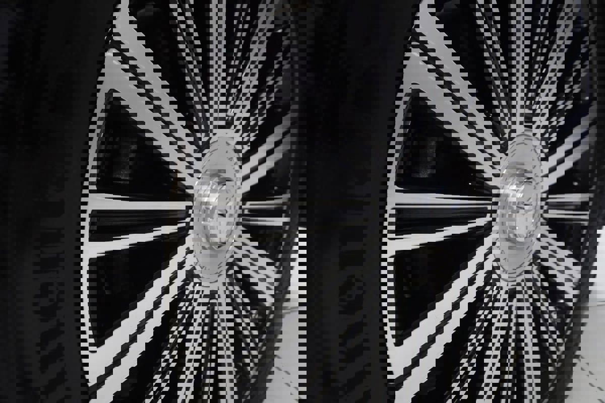 Used 2022 Mercedes-Benz Maybach GLS 600 4MATIC image 24